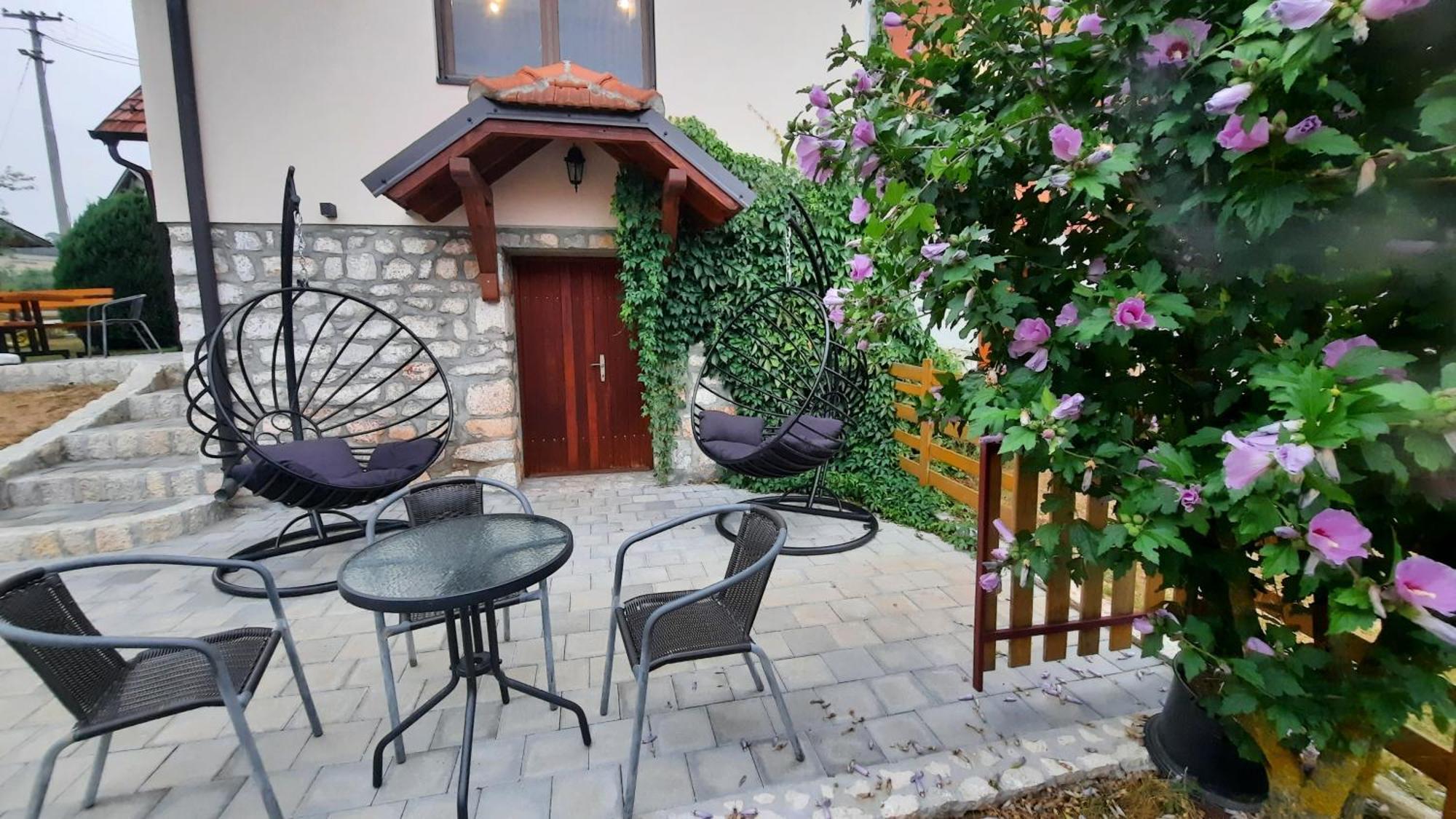 Seoski Turizam Melovic Rozanstvo エクステリア 写真